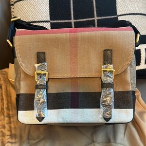 NWT Authentic Burberry Canvas Check Baildon Messenger Camera Cross Body …